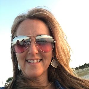 Meet your Posher, Deanna